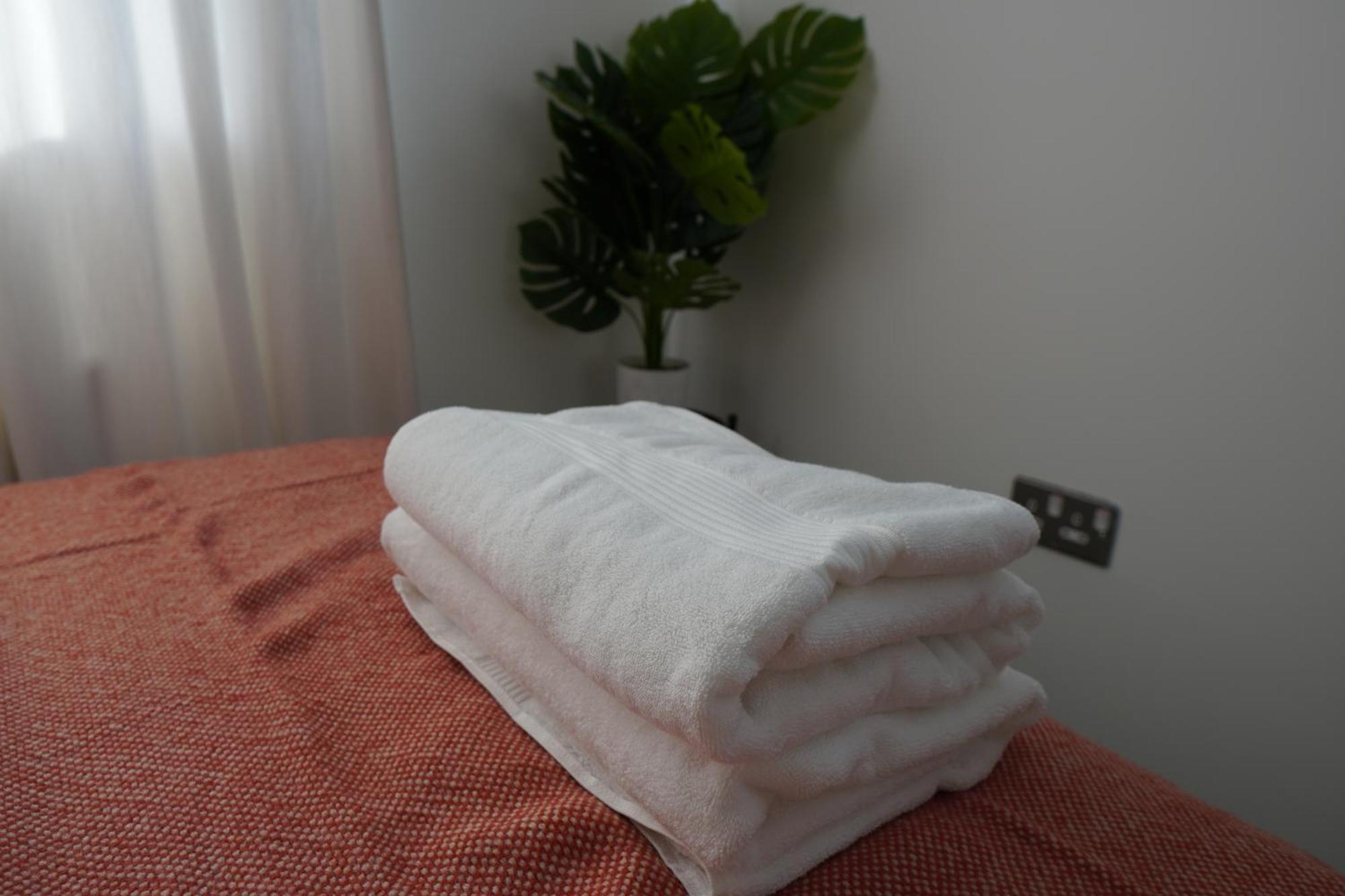 Luxury Rooms - Pick A Room - Free Parking & Kitchen Access, Near Etihad Stadium, The Coop Live & Piccadilly Station, Manchester Exterior photo