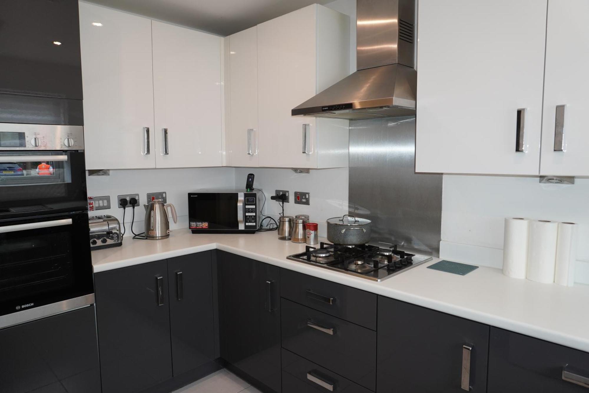Luxury Rooms - Pick A Room - Free Parking & Kitchen Access, Near Etihad Stadium, The Coop Live & Piccadilly Station, Manchester Exterior photo