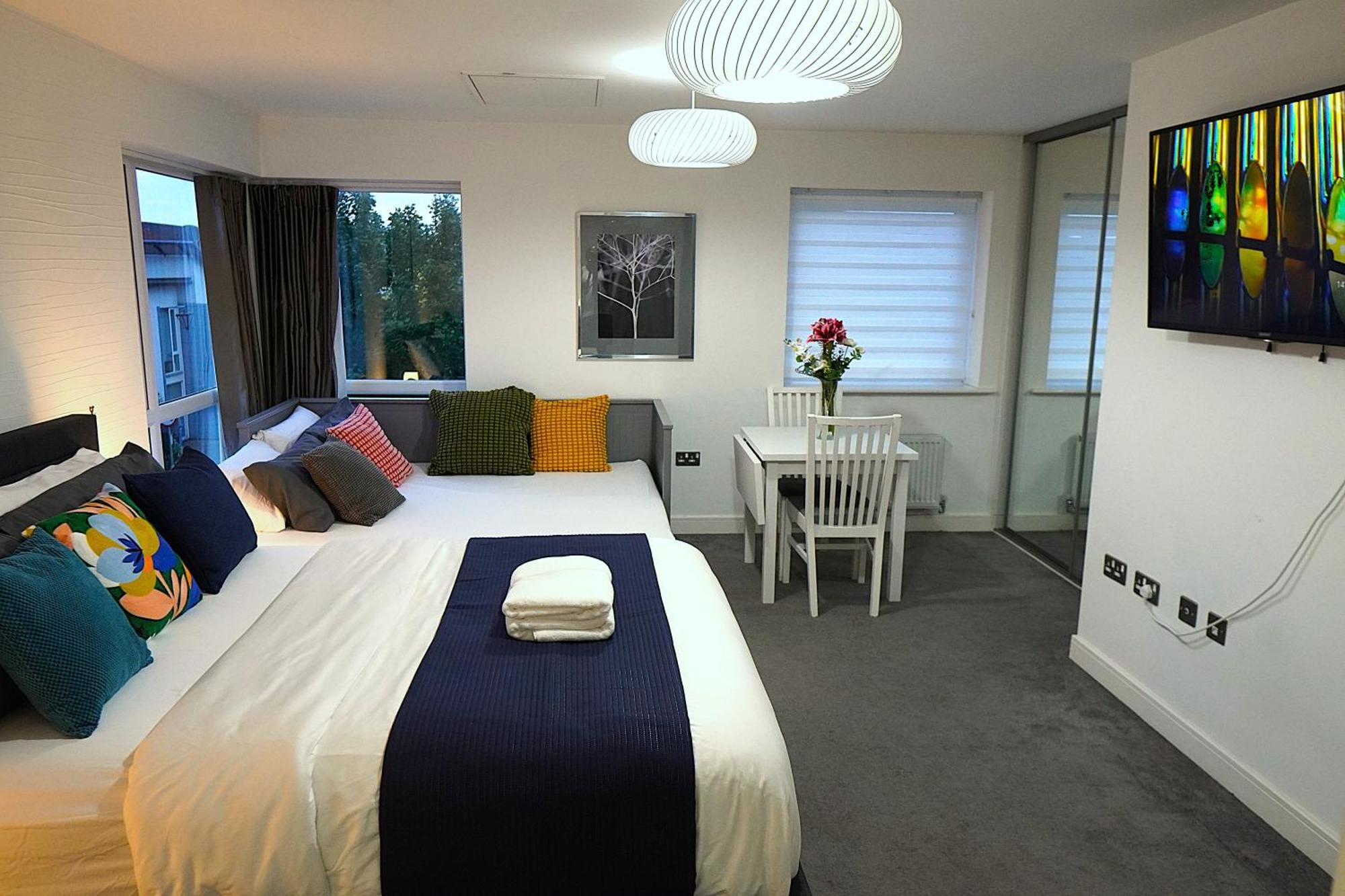 Luxury Rooms - Pick A Room - Free Parking & Kitchen Access, Near Etihad Stadium, The Coop Live & Piccadilly Station, Manchester Exterior photo