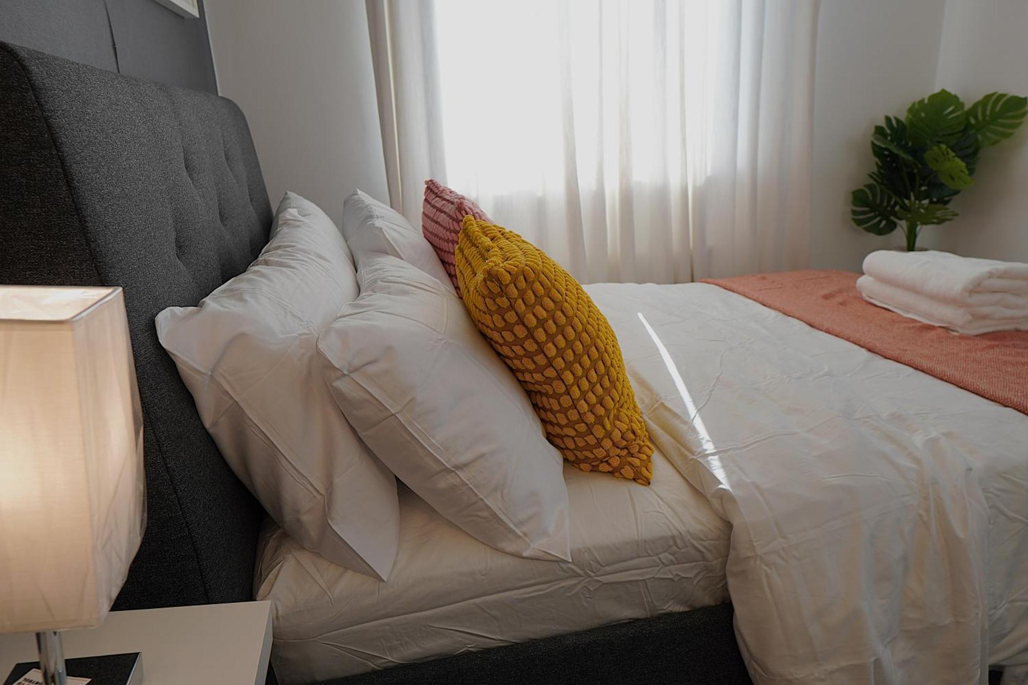 Luxury Rooms - Pick A Room - Free Parking & Kitchen Access, Near Etihad Stadium, The Coop Live & Piccadilly Station, Manchester Exterior photo